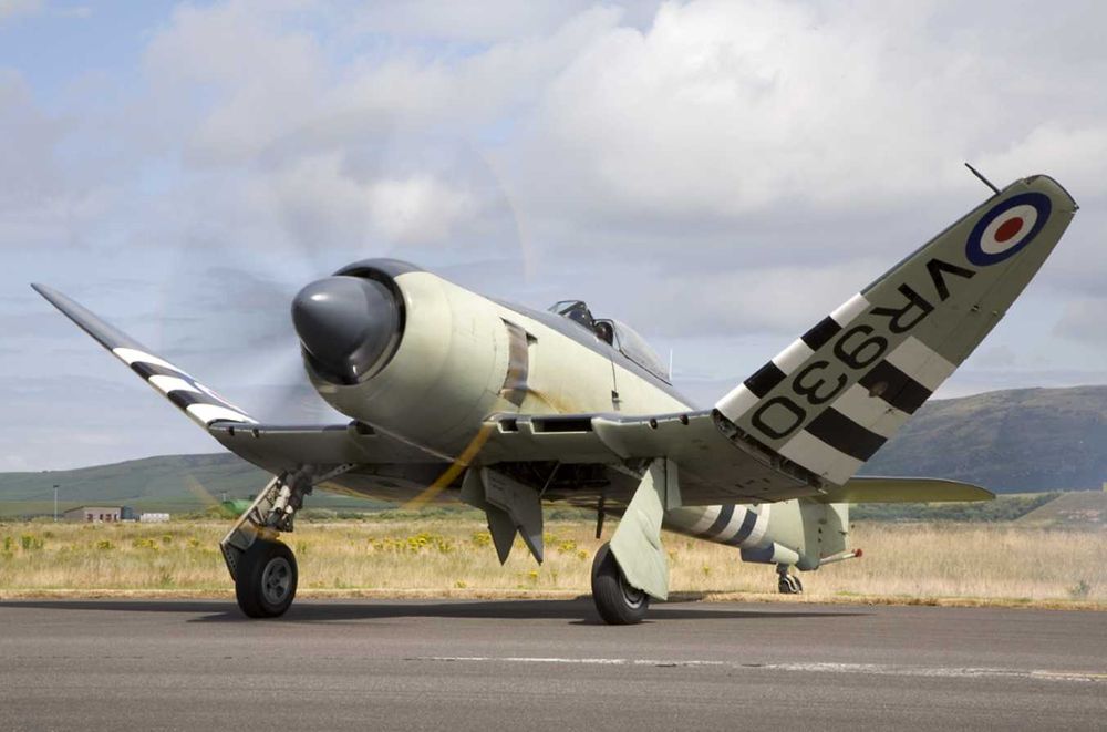 модель самолета Hawker Sea Fury 1/72 NOVO Ташигрушка СССР