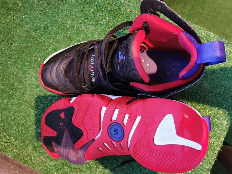 Jordan  43 fit 44 URGENT!!!