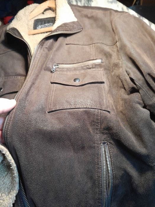 Продавам мъжко кожено яке с подплата