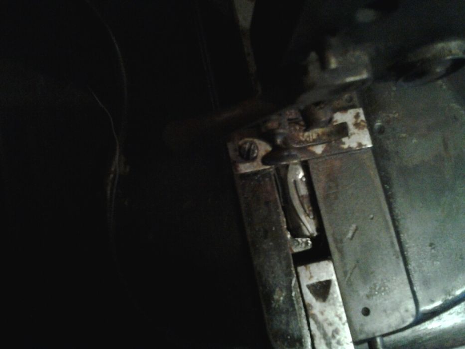 Masina de cusut manuala veche de colectie