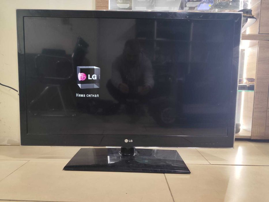 Телевизор LG 42 incha FullHD Led
