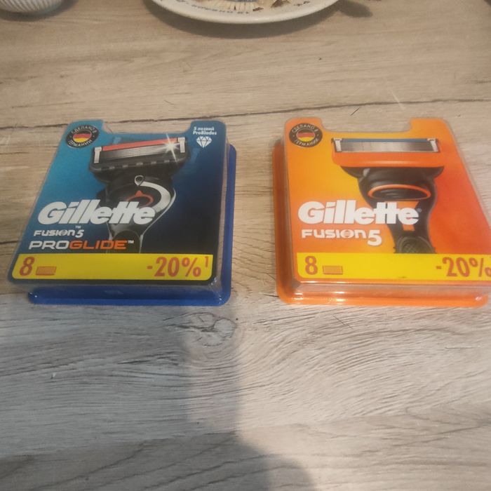 Кассеты фирмы Gillette 5 лезвий новые в упаковке оригинал