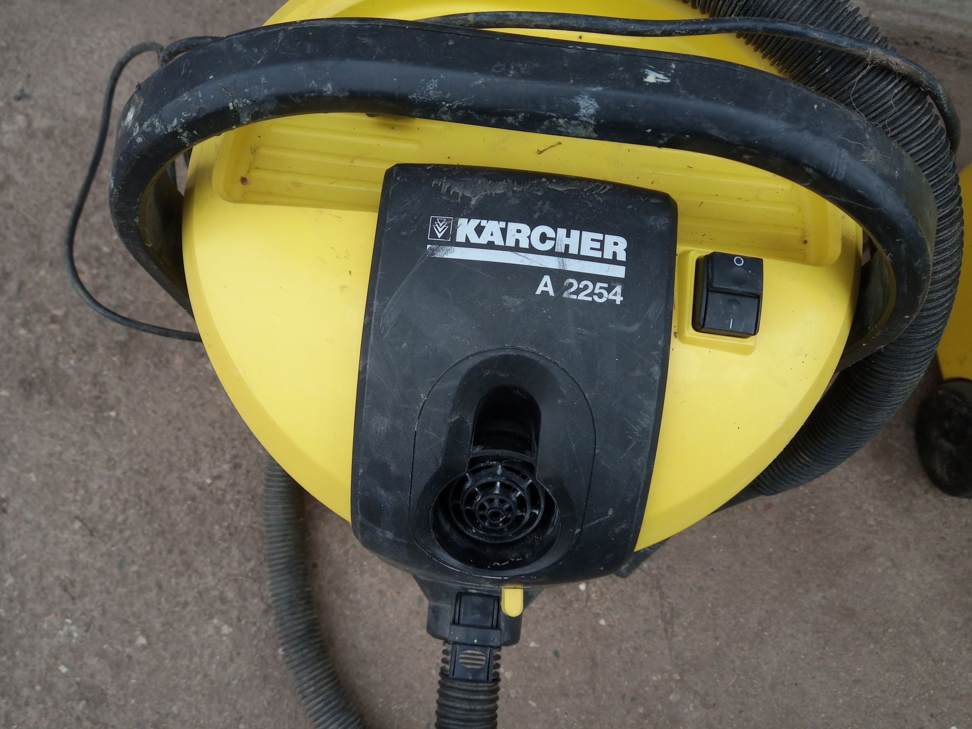 KARCHER Прахосмукачка за сухо и мокро почистване.Перяща 3 броя