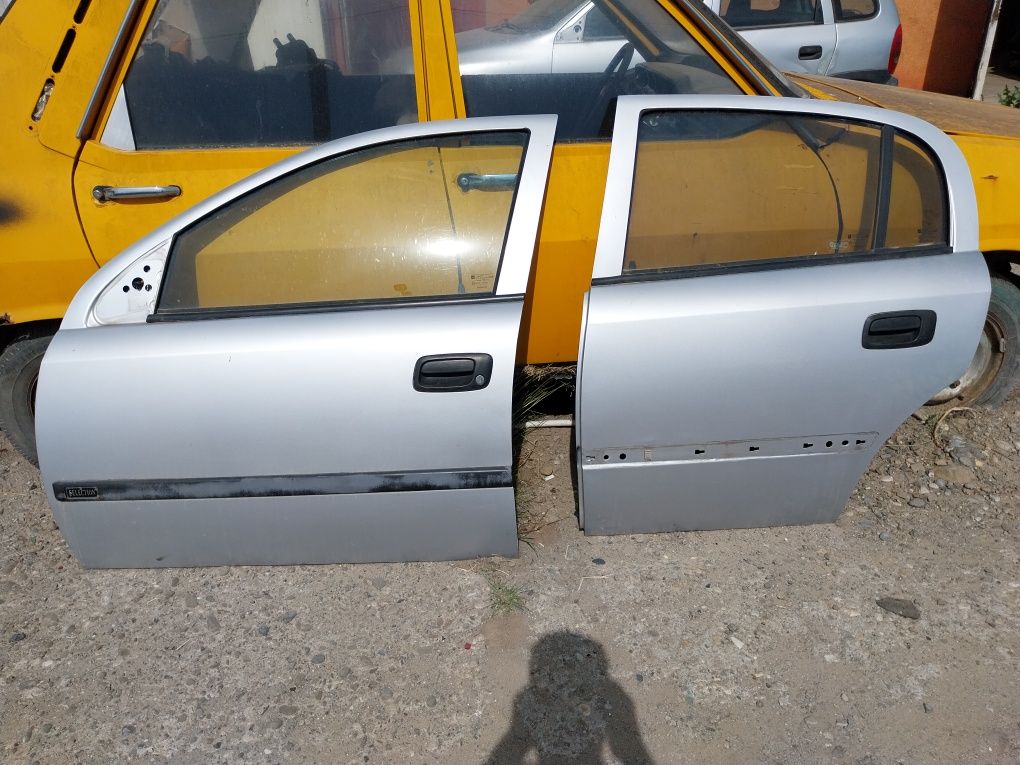 Vând ușă•uși față•spate Opel Astra G, cod culoare z157, hatchback
