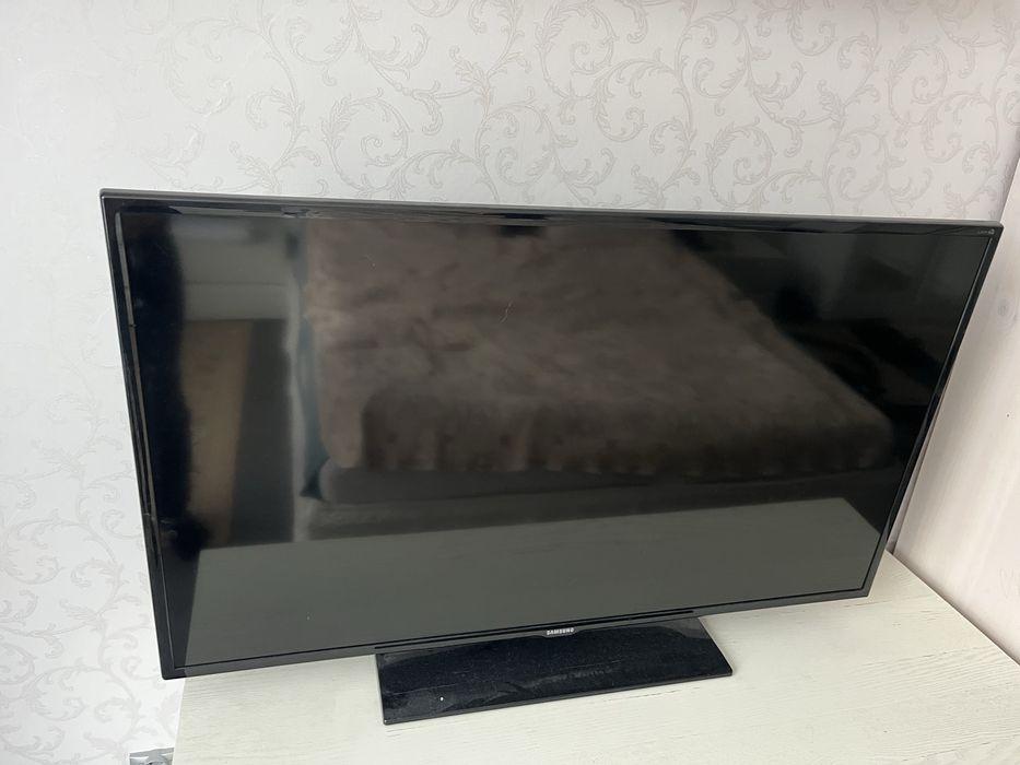 телевизор Самсунг в отличном состояние