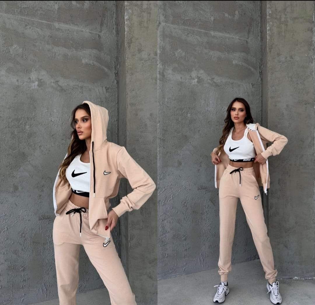 Екип Nike различни цветове