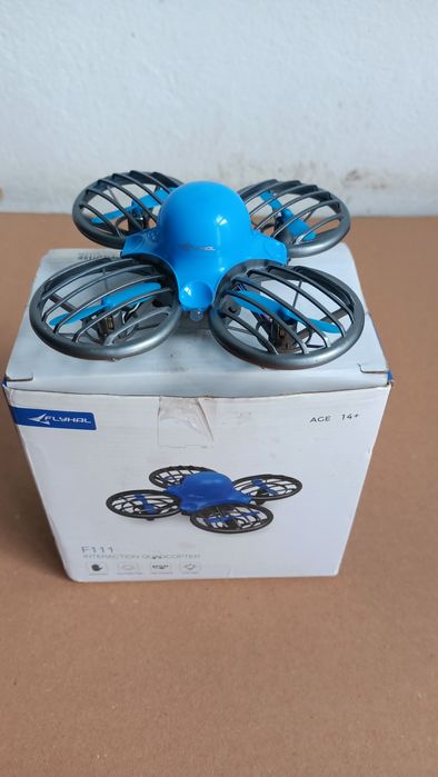 Dronă Nouă Eachine Flyhal Quadcopter Interactiv Cu Telecomandaă