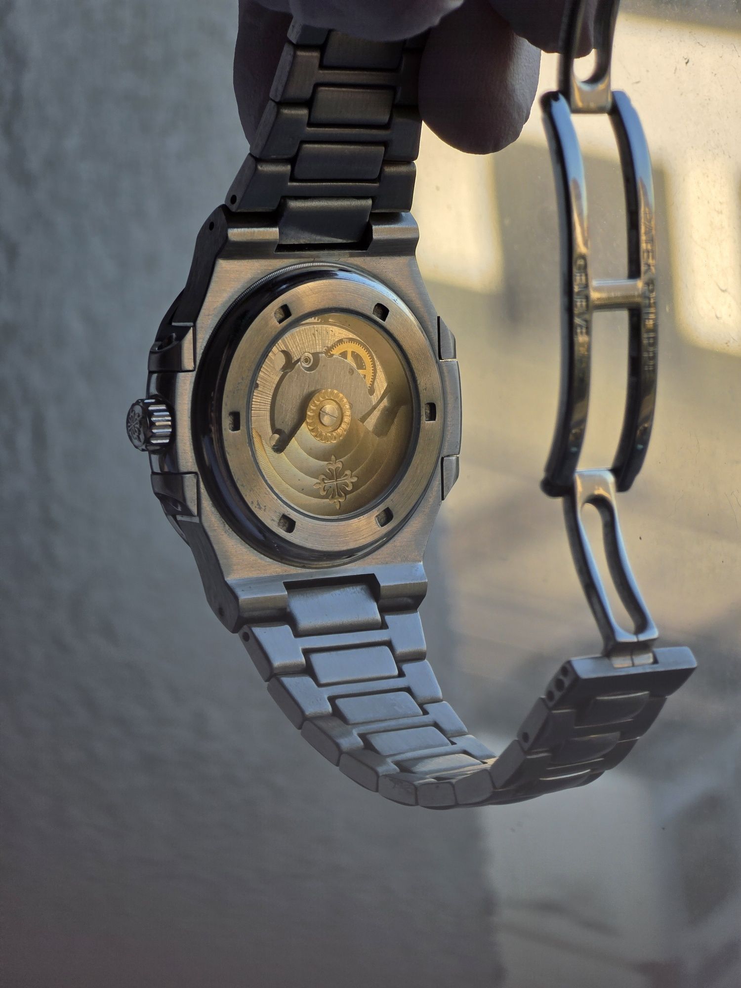 Часовник Patek Philippe Nautilus Ref. 5711/1A-010