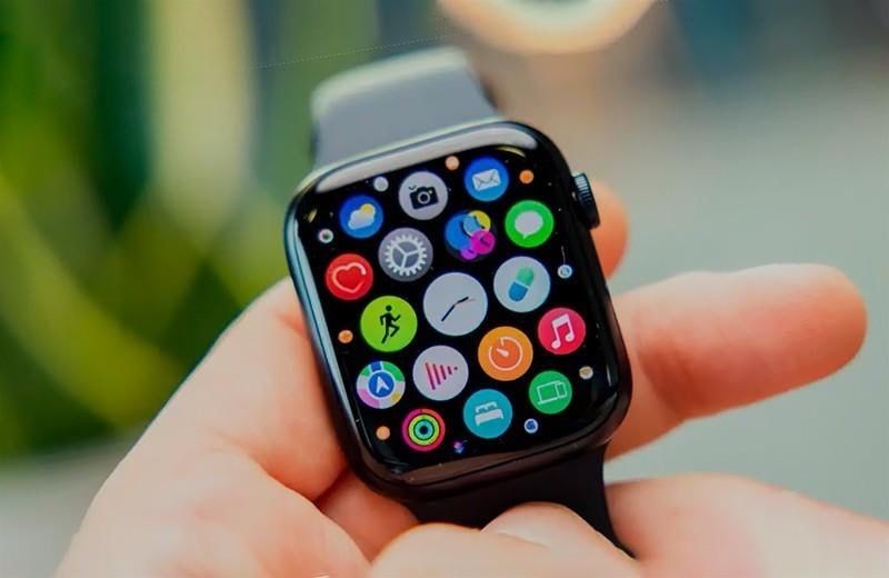 Продаю Apple Watch 8