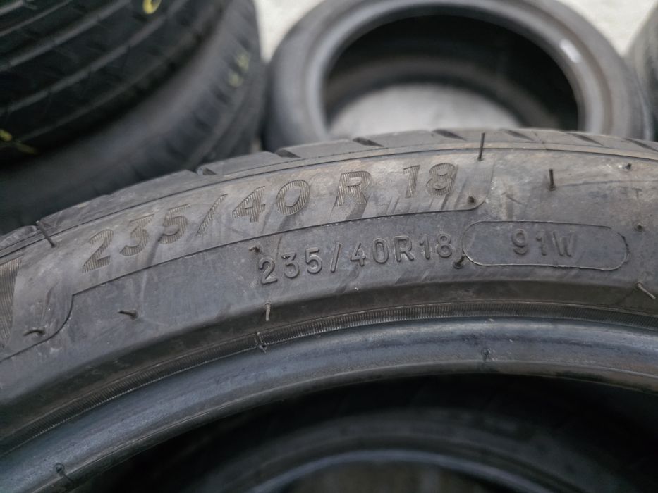 2бр Летни гуми 235 40 18 - Michelin