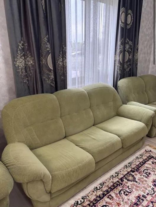 Срочно продам диван