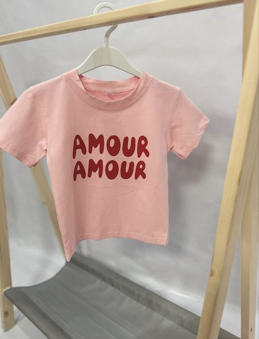 Продам детские футболки новые