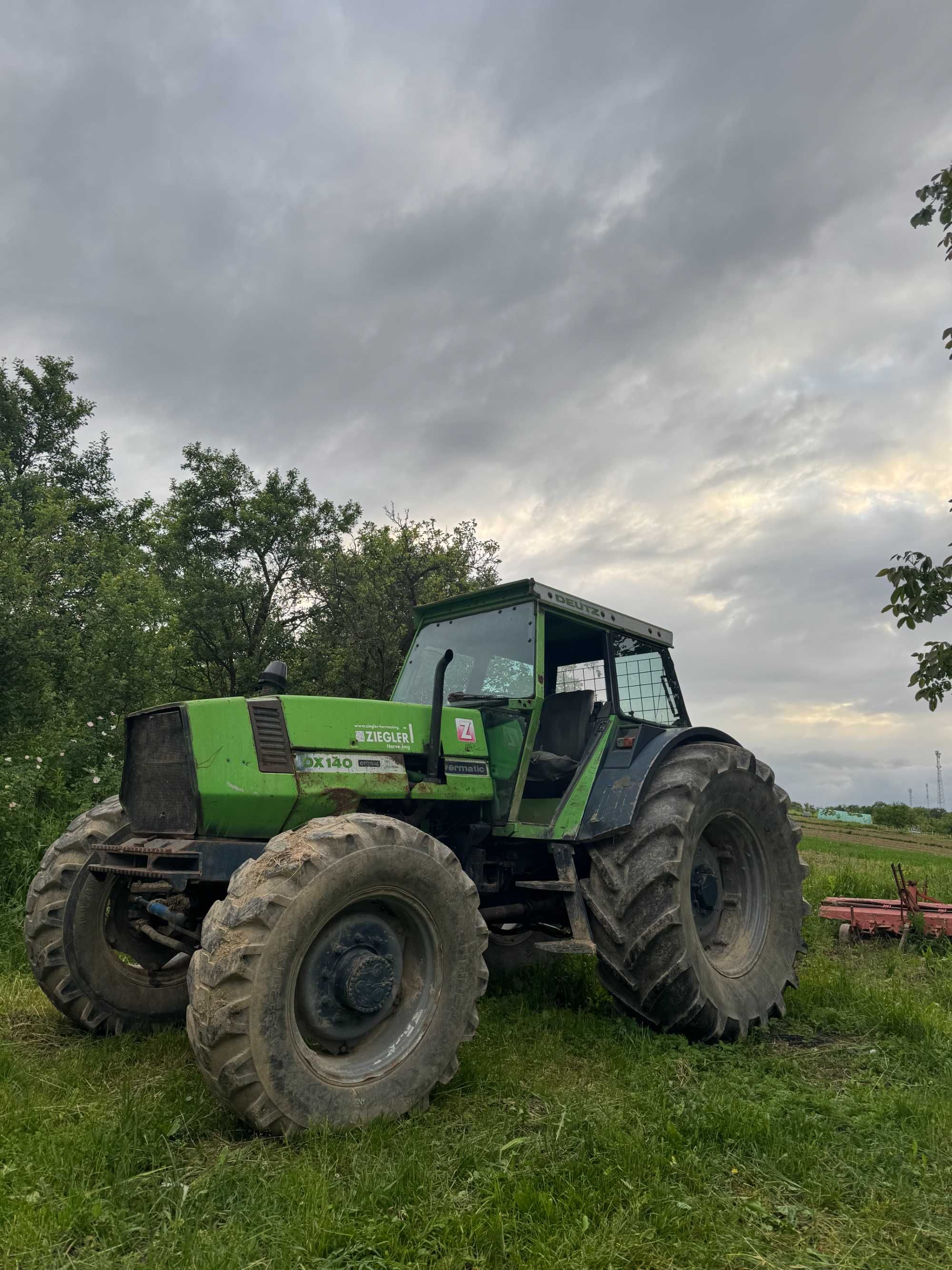 Vând tractor Deutz DX 140