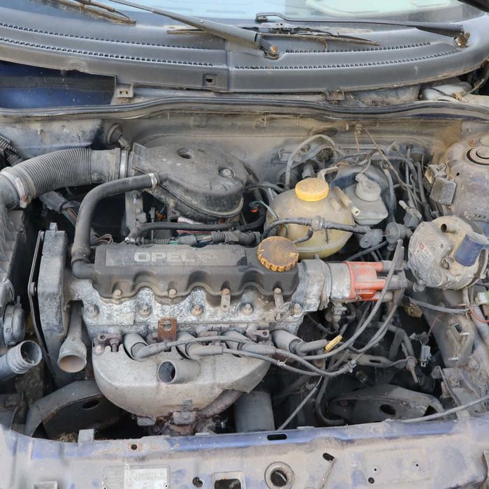 Опел Корса B 1.4 60 к.с 95 год.Само на части
