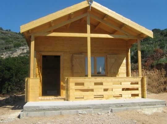 Case modulare pe structură metalică rezistentă și invelite cu panou sa