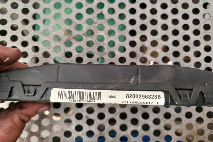 Imobilizator 8200296328B Dacia Logan 1 [facelift] [2007 - 2012] Sedan