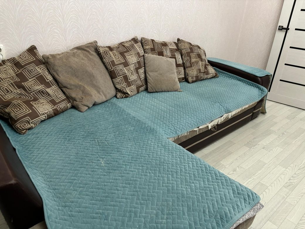 Продам диван угловой