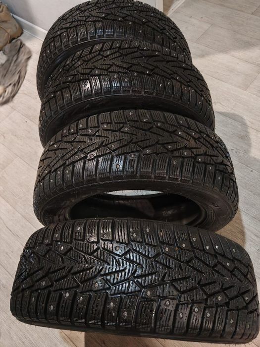 Продам новые зимние шины ни разу не пользовался