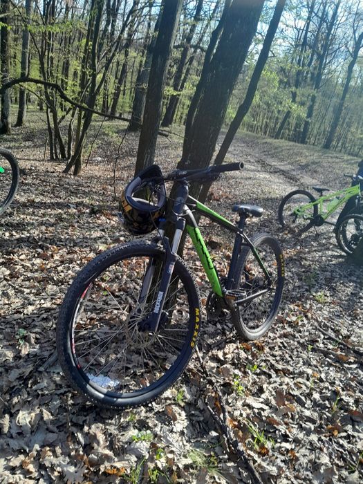 Vând bicicleta  custom