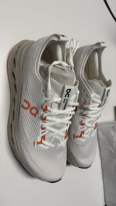 Pantofii de alergare On Cloudsurfer