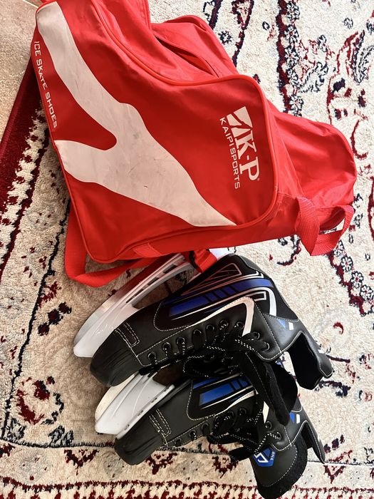 продаю коньки 42 размер