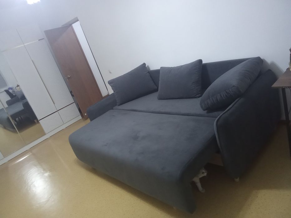 Продам диван ,почти новый