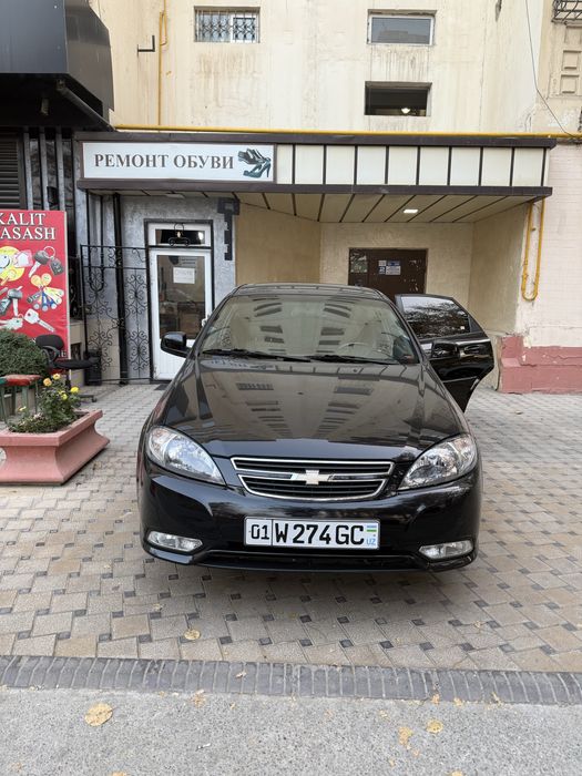 Qora Gentra 2023-24 Avtomat svoya