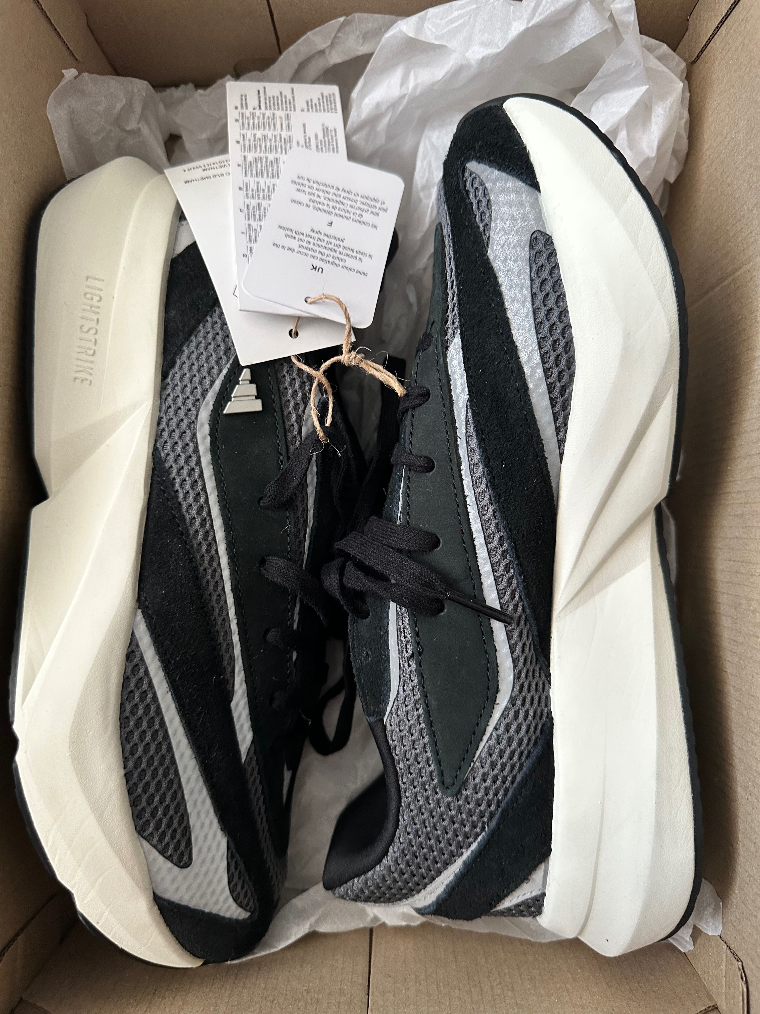 Маратонки adidas LIGHTBLAZE