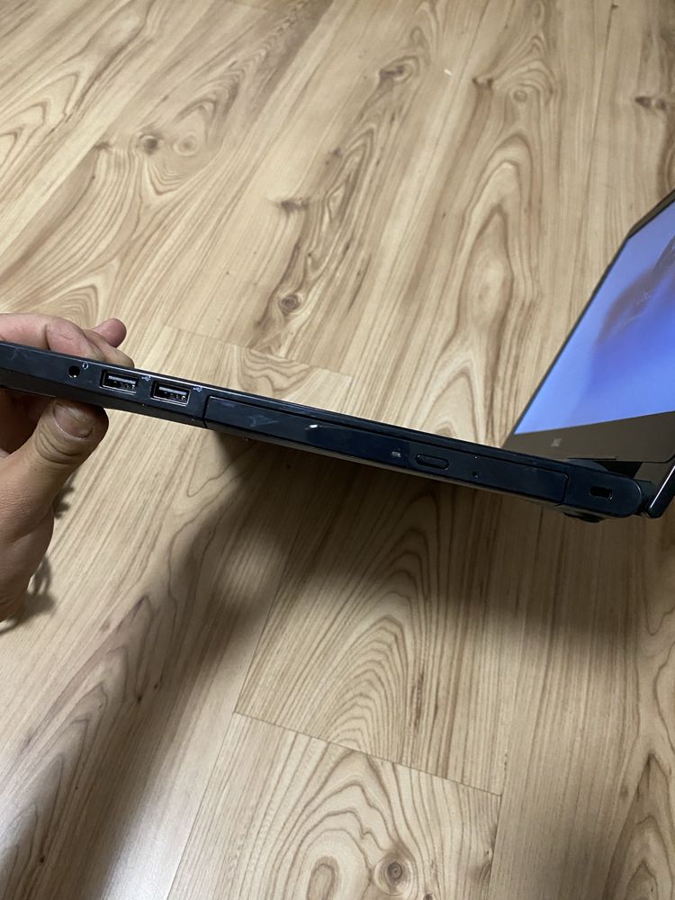 Лаптоп Dell 15,6" intel