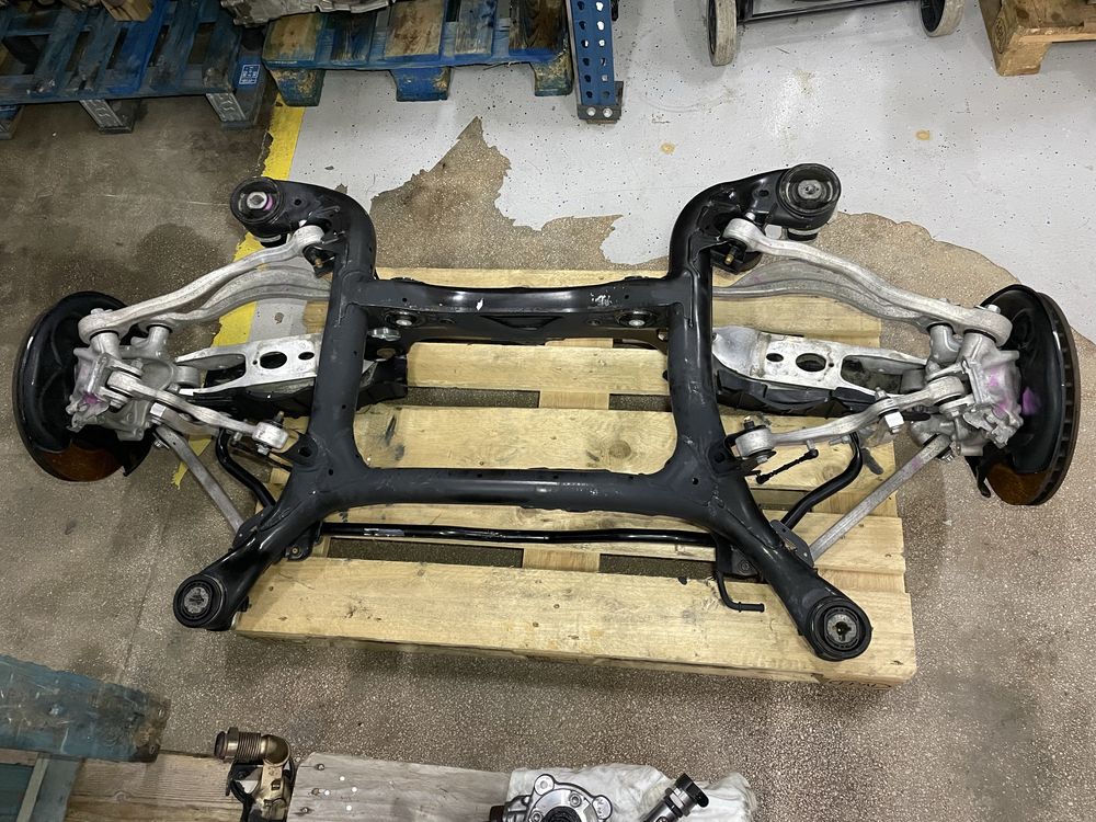 Punte spate Audi Q7, Q8 4M - varianta cu caseta de directie