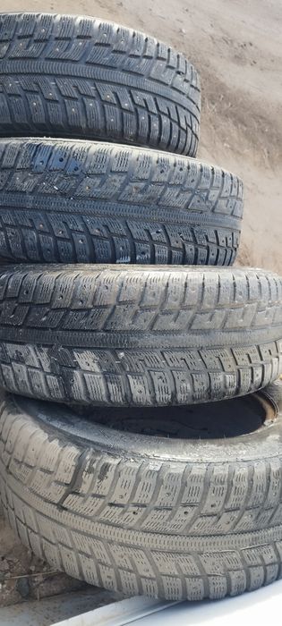 Продам зимние шины 215/60/16