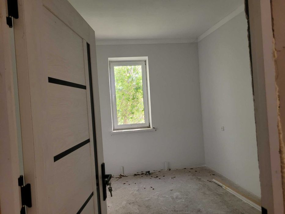 Уй сотилади 2 хоналик