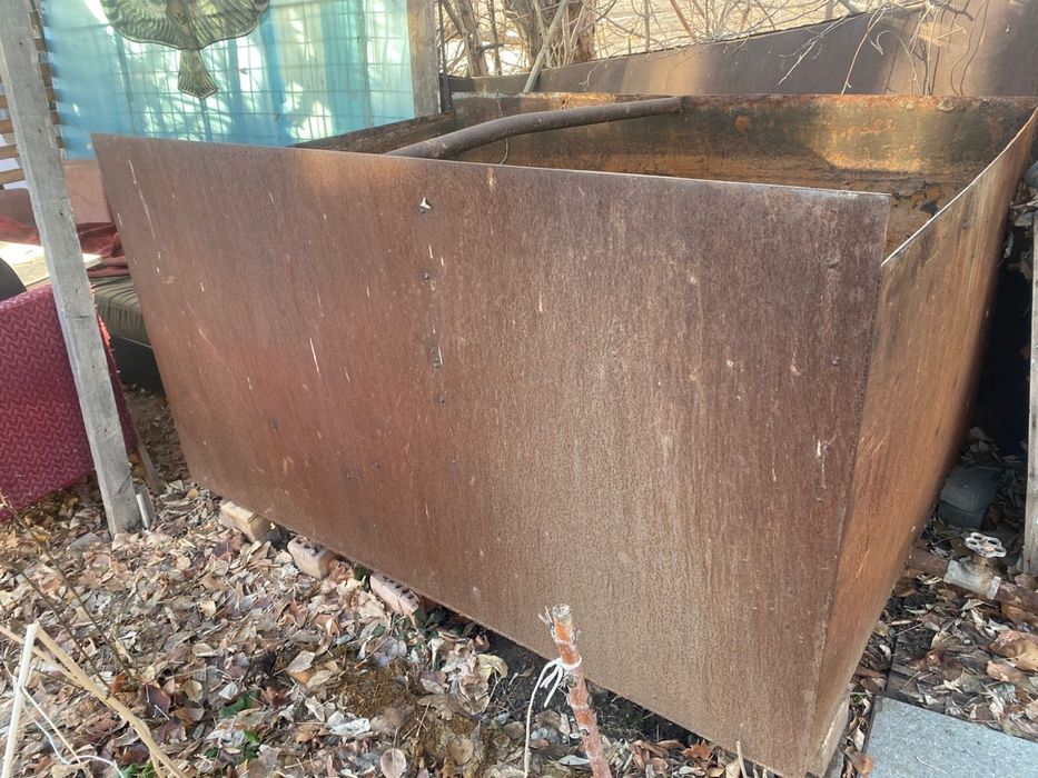 Продам металлический бак