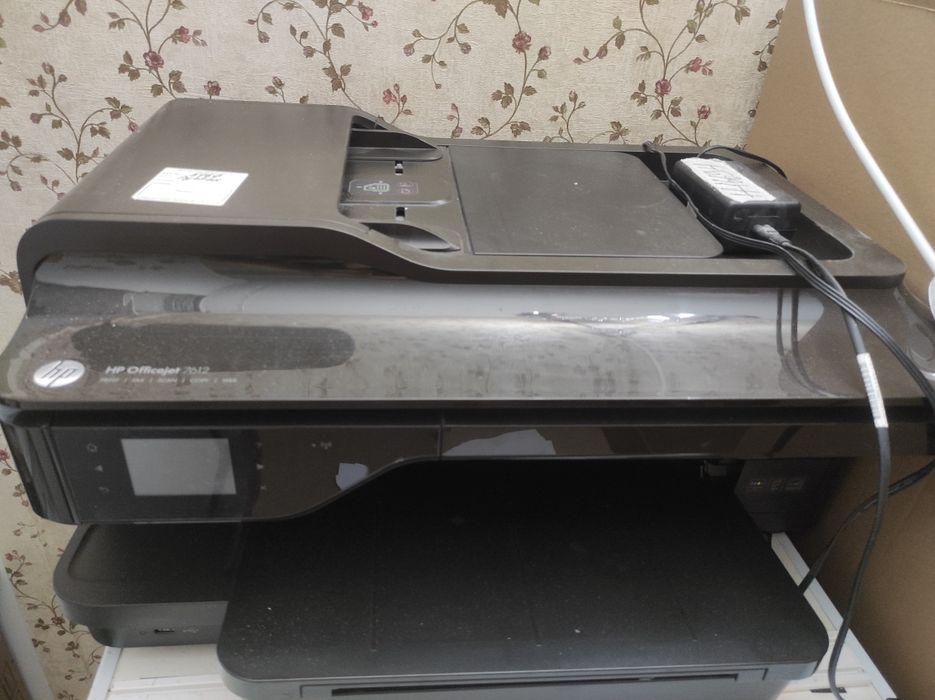 Продам принтер на запчасти.
