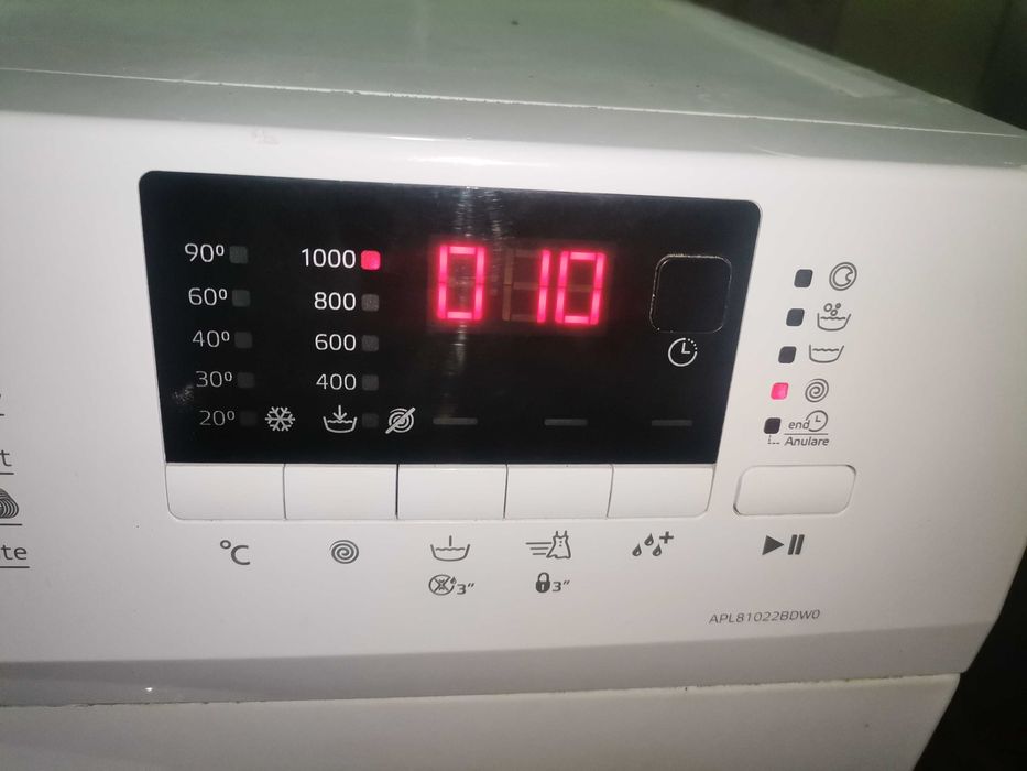 Mașina de spălat automată Arctic 8kg perfect funcțională