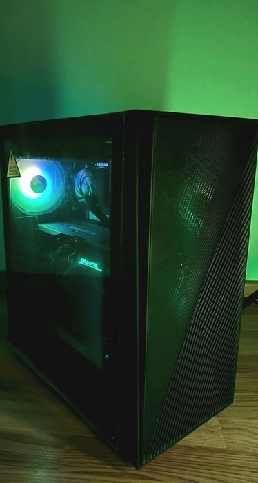 Vand PC Gaming i5 13400F | RTX 3060ti 8gb | 32gb DDR5 | 1TB SSD | NOU