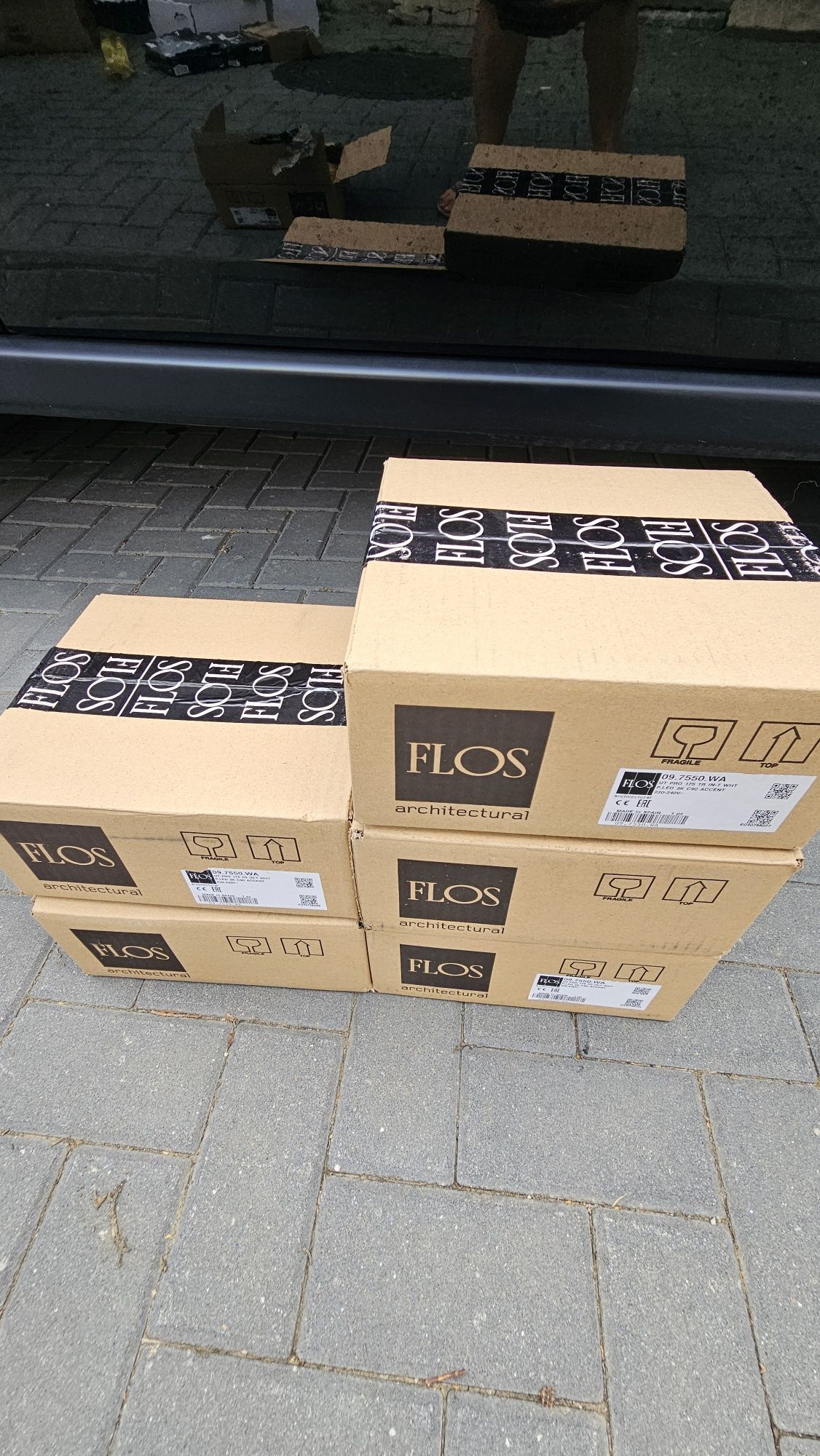 Нови испански прожектори/спотове/лампи за релса Flos