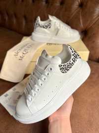 Adidasi alexander mcQueen
36-40
320 lei