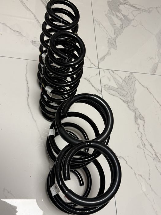 Set complet Arcuri H&R Kia Xceed/Ceed Mk3 2020-2024 Noi