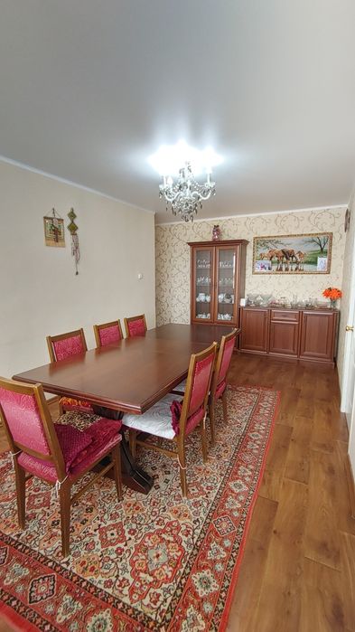 Продам 4х комнатную квартиру