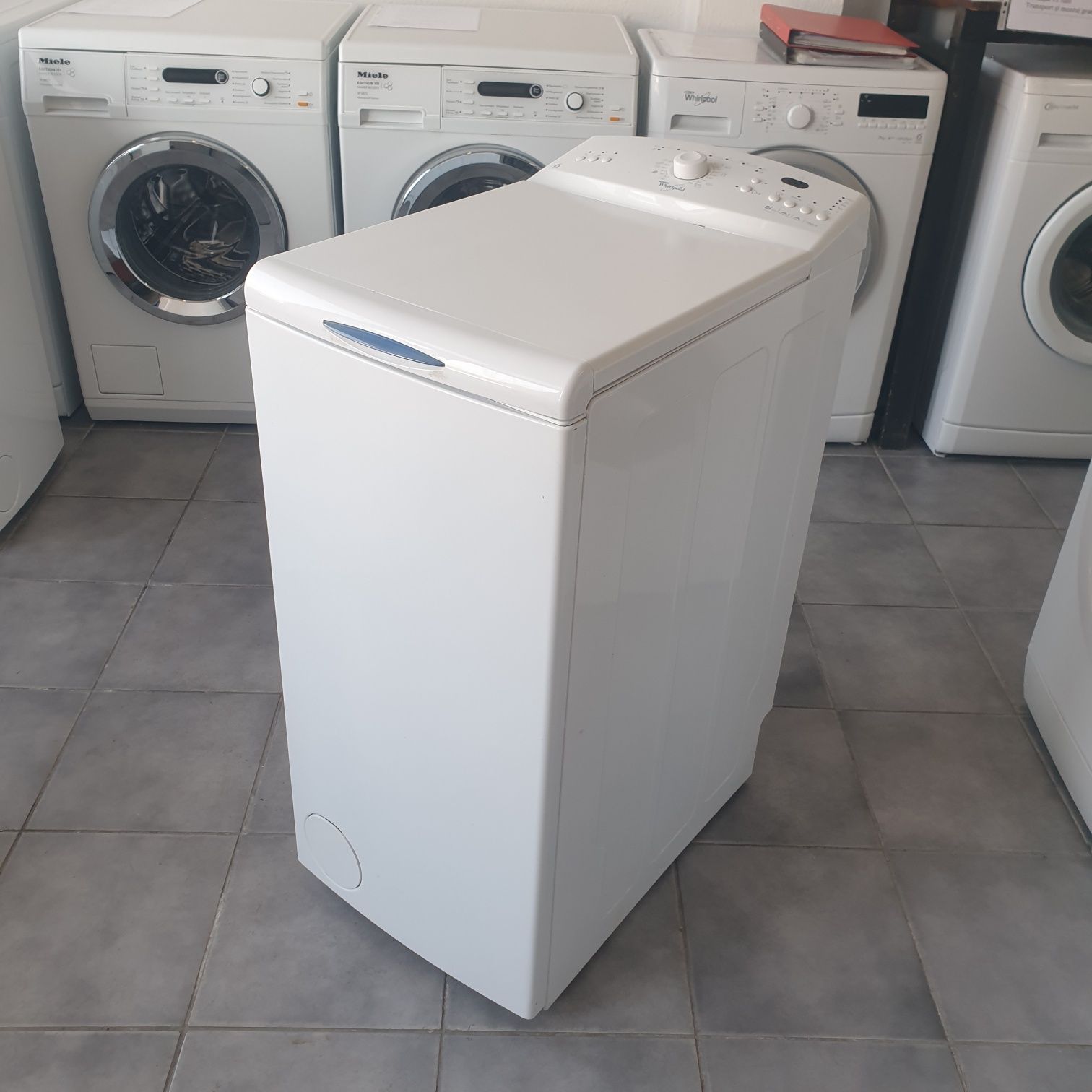 REDUCERE 1OO LEI.  Masina de spălat rufe Whirlpool  / verticală.