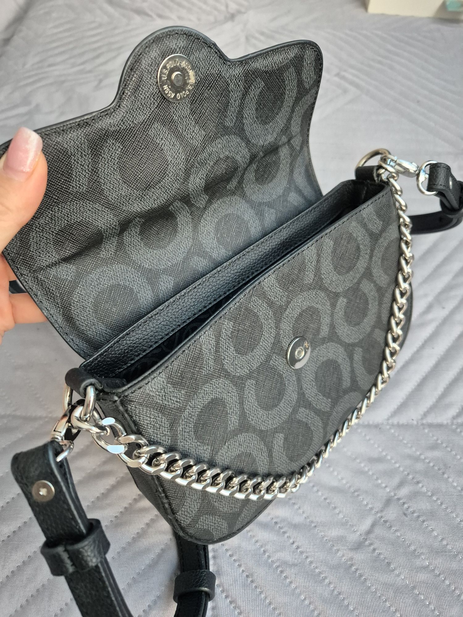 Черна дамска чанта U.S. Polo Assn.