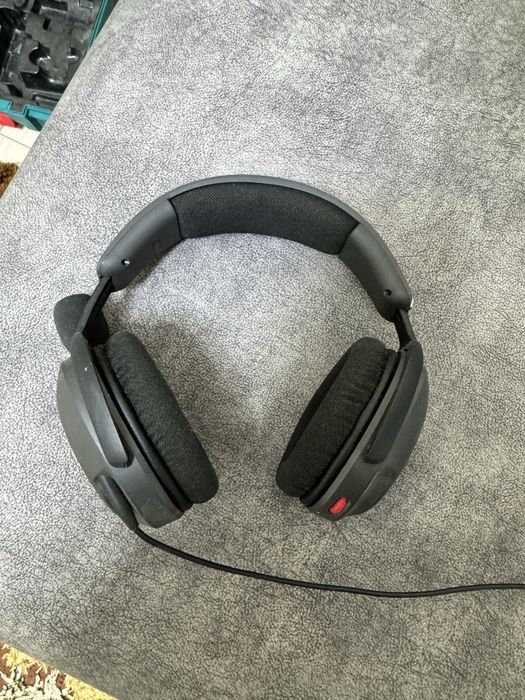 Продам наушники HyperX