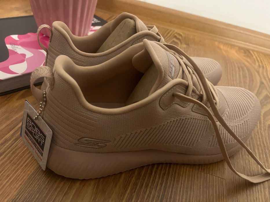 Skechers roz pudra 39.5, cu eticheta