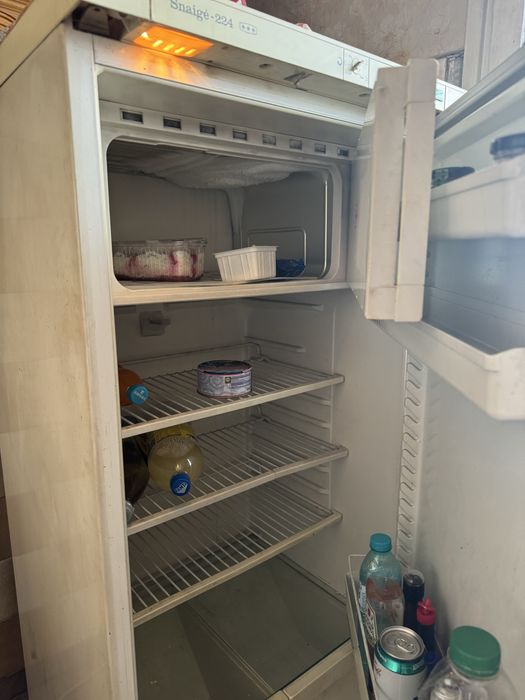 Хладилник с фризер