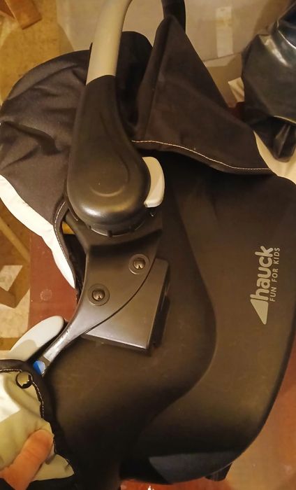 Scoica de mașină pentru bebeluși,