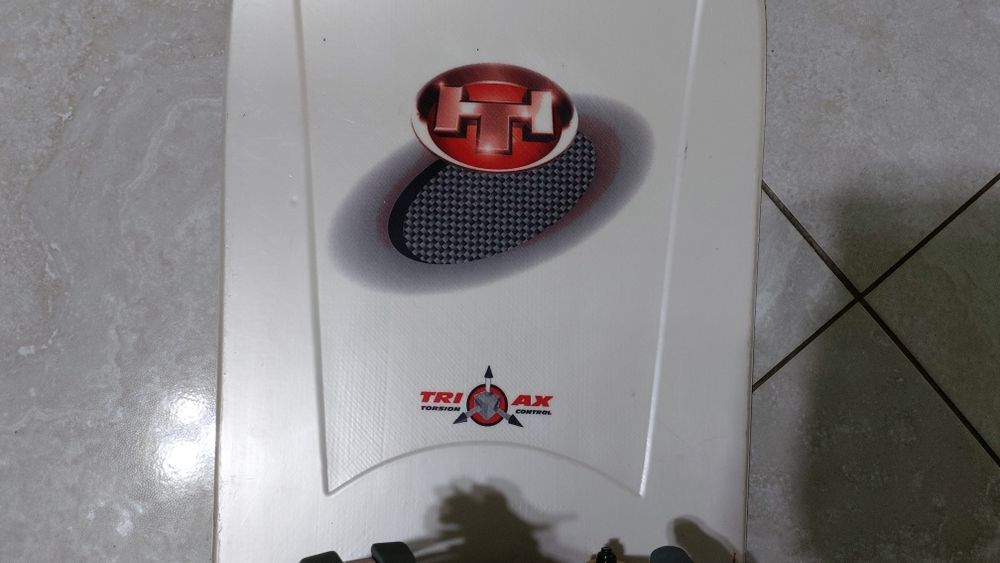 Placa snowboard Heavy Tools Flight triax 155 cm by Gudrun Geiblinger