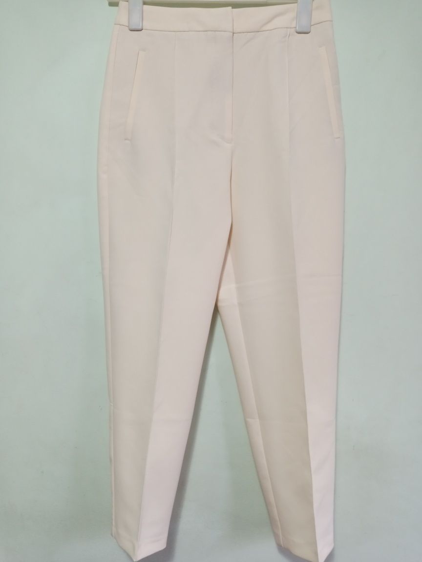 Pantaloni noi, Zara, M