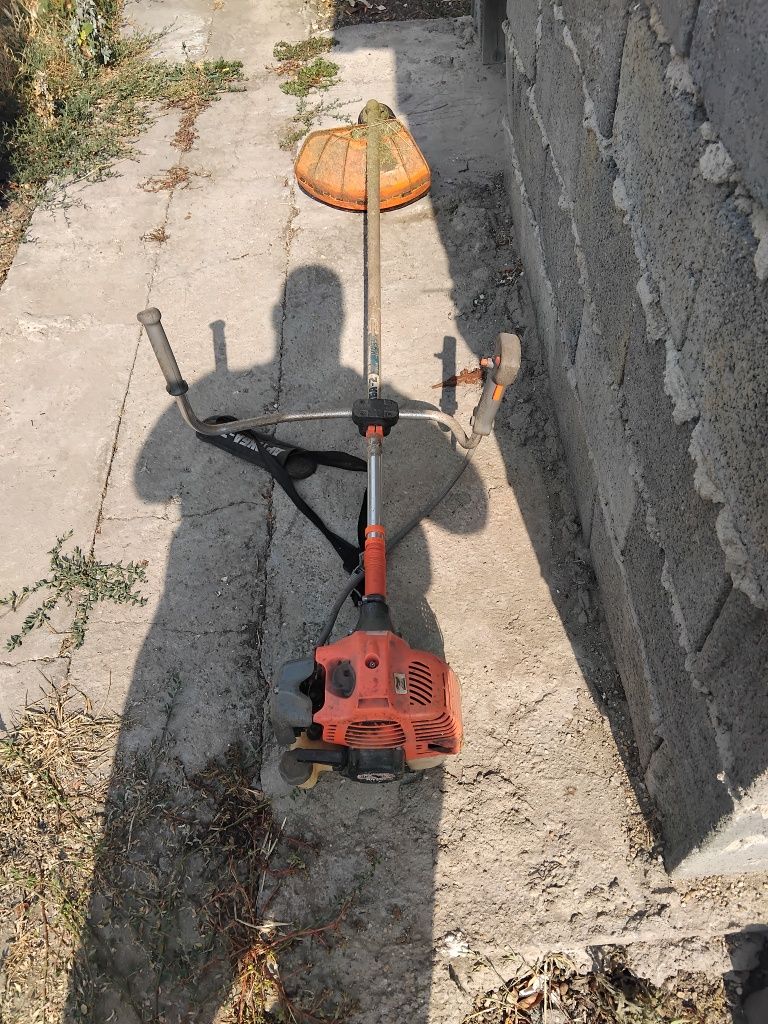 Moto coasă cu fir de Gută