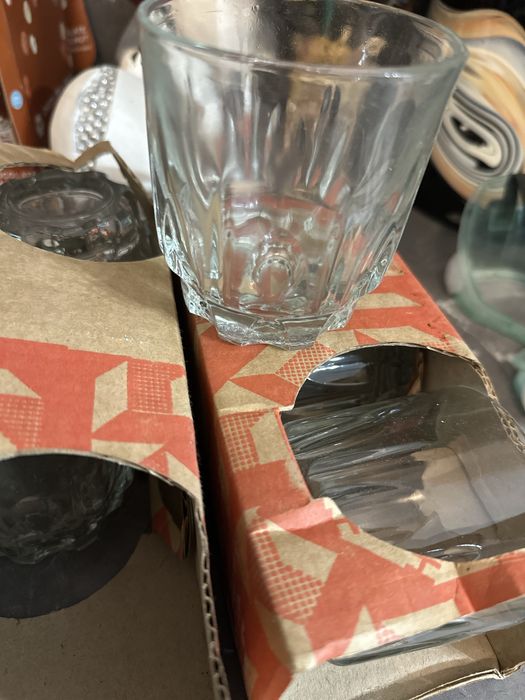 6 броя нови чаши за уиски